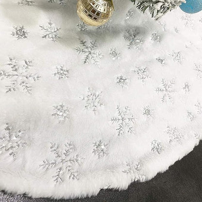 ❄️ Snowflake Faux Fur Christmas Tree Skirt – Elegant Holiday Tree Decor